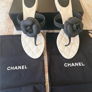 CHANEL Black Camellia Thong Sandals with Quilted Ivory Footbed